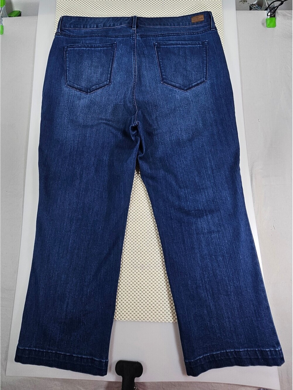 Isaac Mizrahi Live Womens 16P Petite Capri Jeans Stretch Denim Blue 24 Inseam - Picture 2 of 9